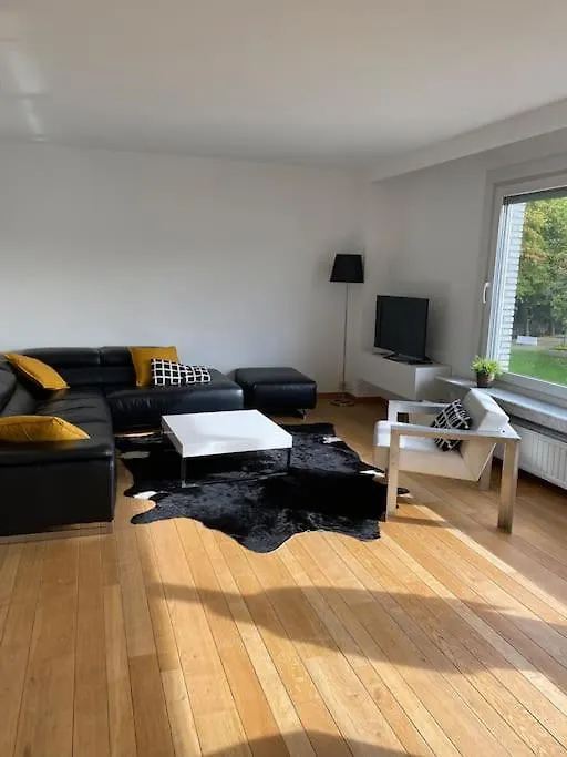 Beautiful 3 Bedroom Apartment Антверпен