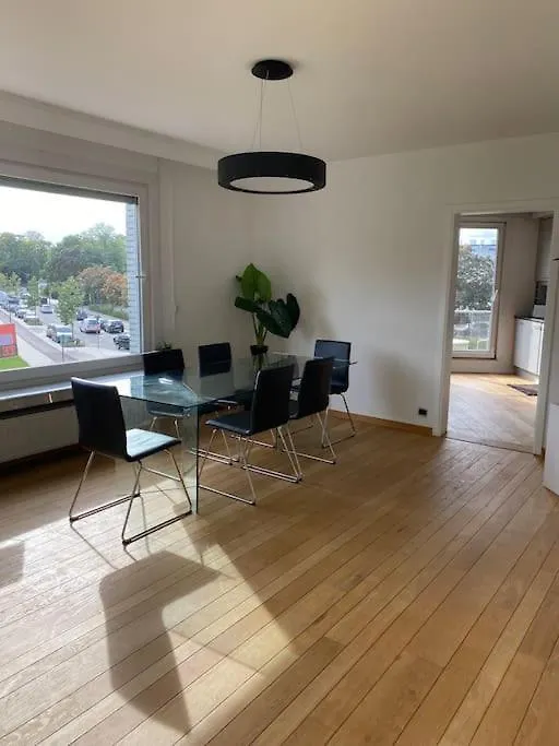 Beautiful 3 Bedroom Apartment Antwerp 0*,